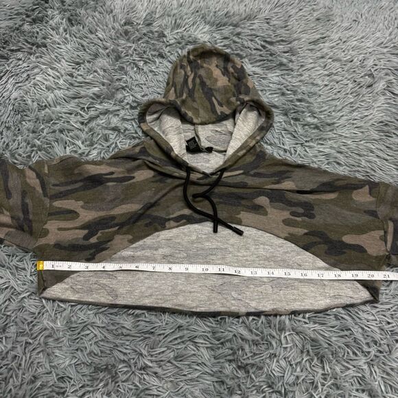 Forever 21 Camo Cropped Hoodie Size Small - Picture 5 of 6